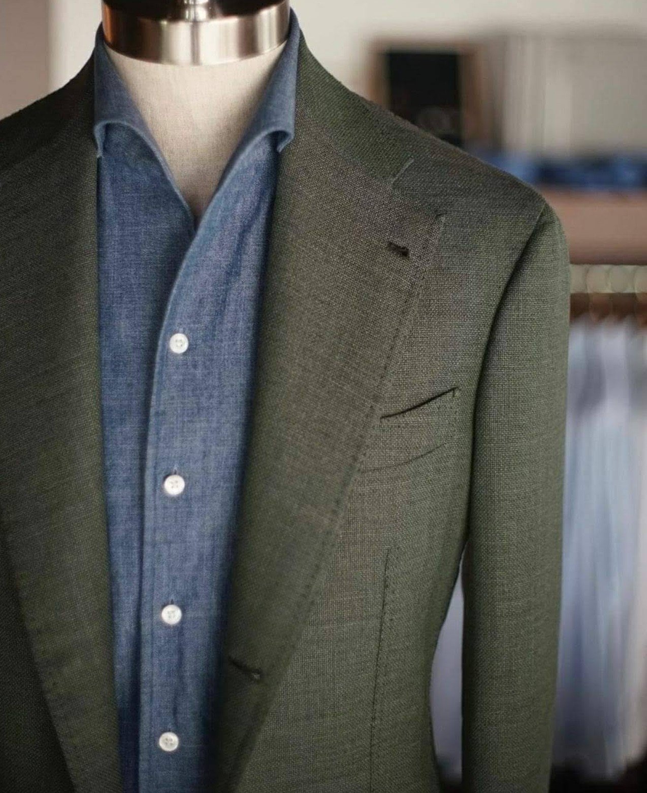 Sana Tailor bespoke blazer fabric and tailoring detail
